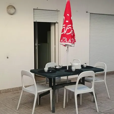 Ao - Tina House * Ferrel (Leiria)